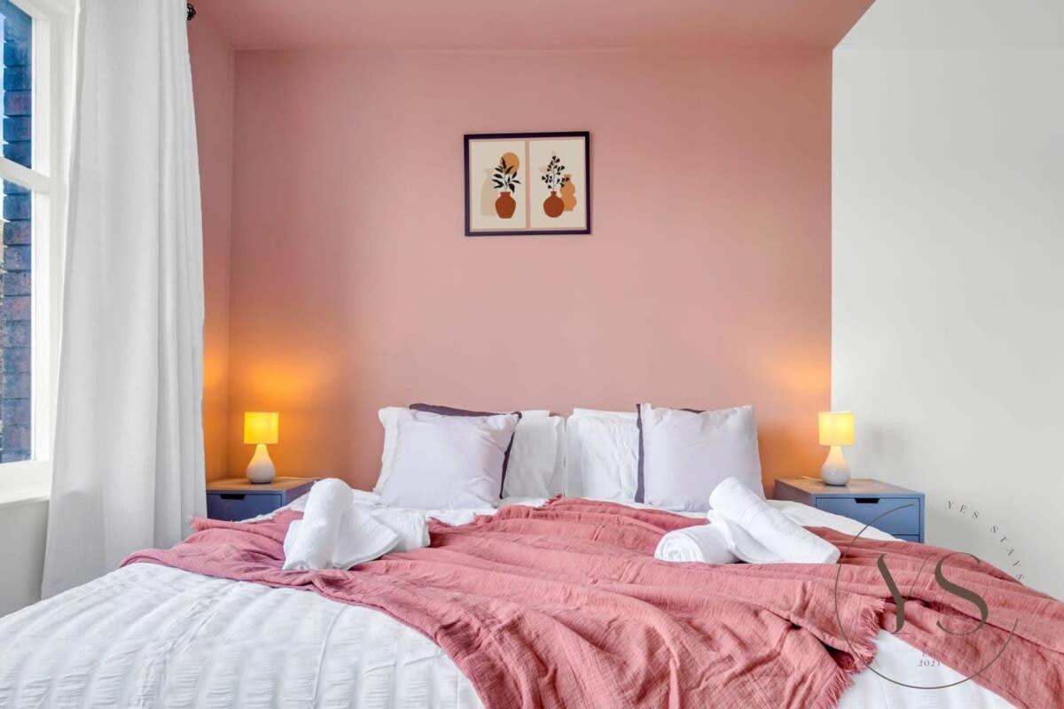 Sienna Longton Studio 2D - Wi-Fi, Alton Towers, Netflix Stoke-on-Trent Buitenkant foto