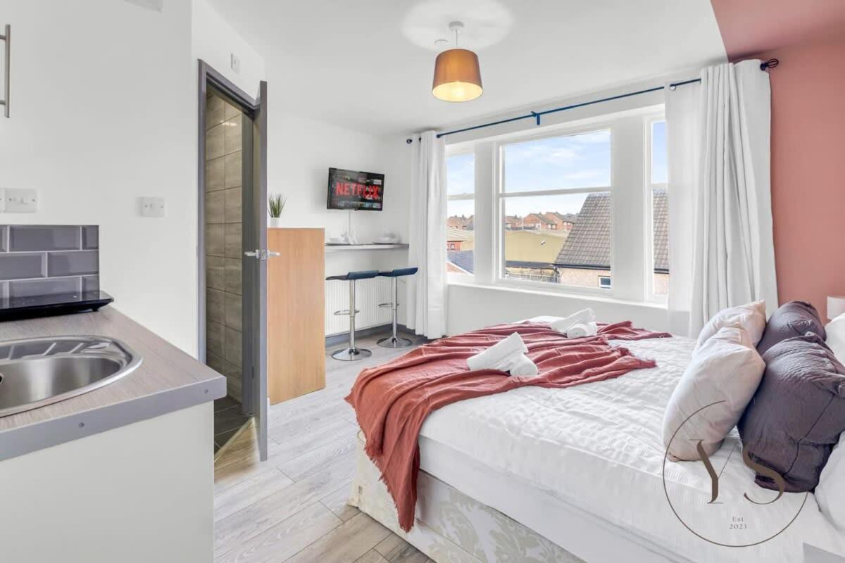 Sienna Longton Studio 2D - Wi-Fi, Alton Towers, Netflix Stoke-on-Trent Buitenkant foto